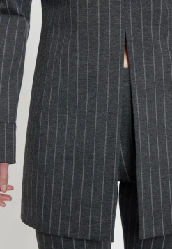 Cut Out Top Mesyne