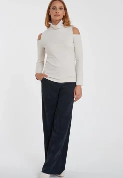 Cut-Out Top Sensy