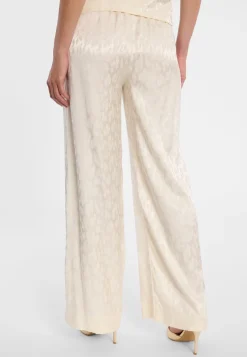 Satinhose Dogla