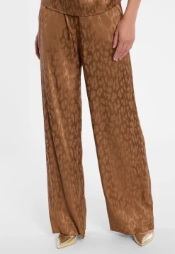 Satinhose Dohia