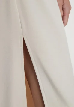 Tailliertes Kleid Hefari